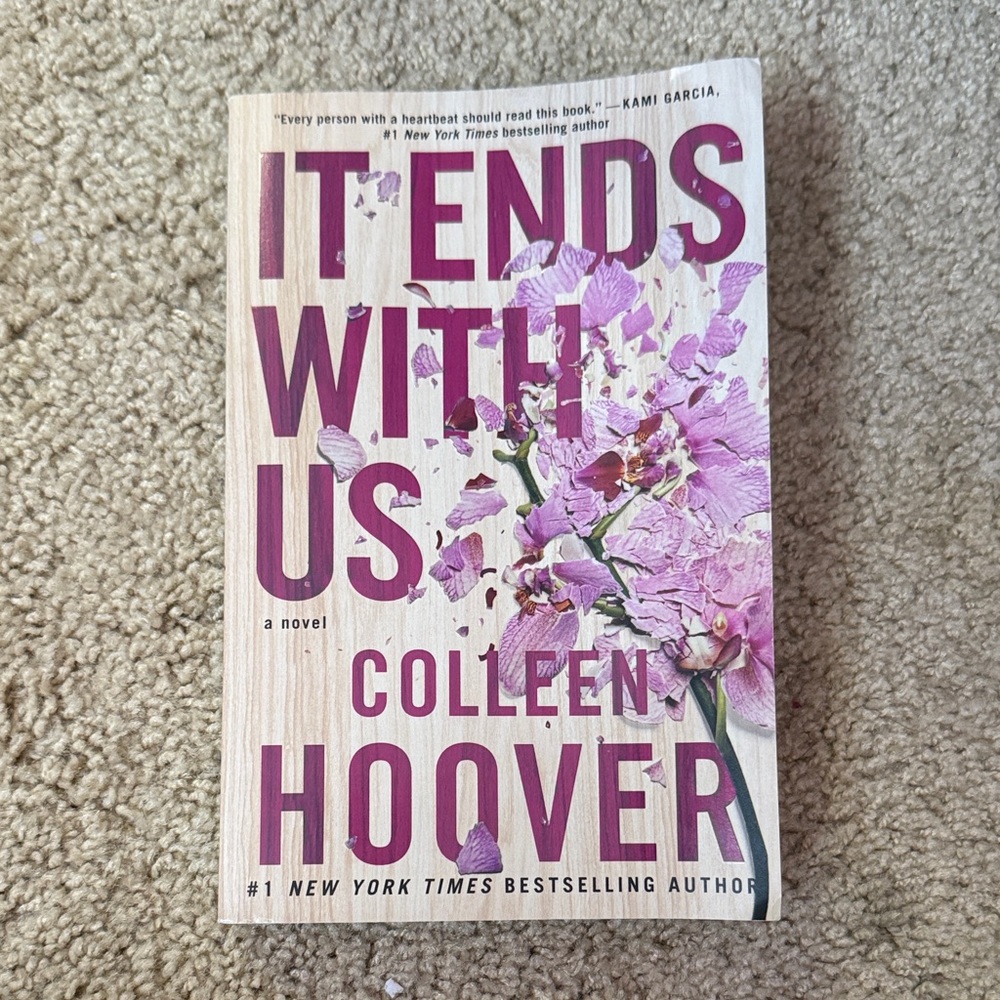Colleen Hoover's 'It Ends with Us' - Floral Pink Cover